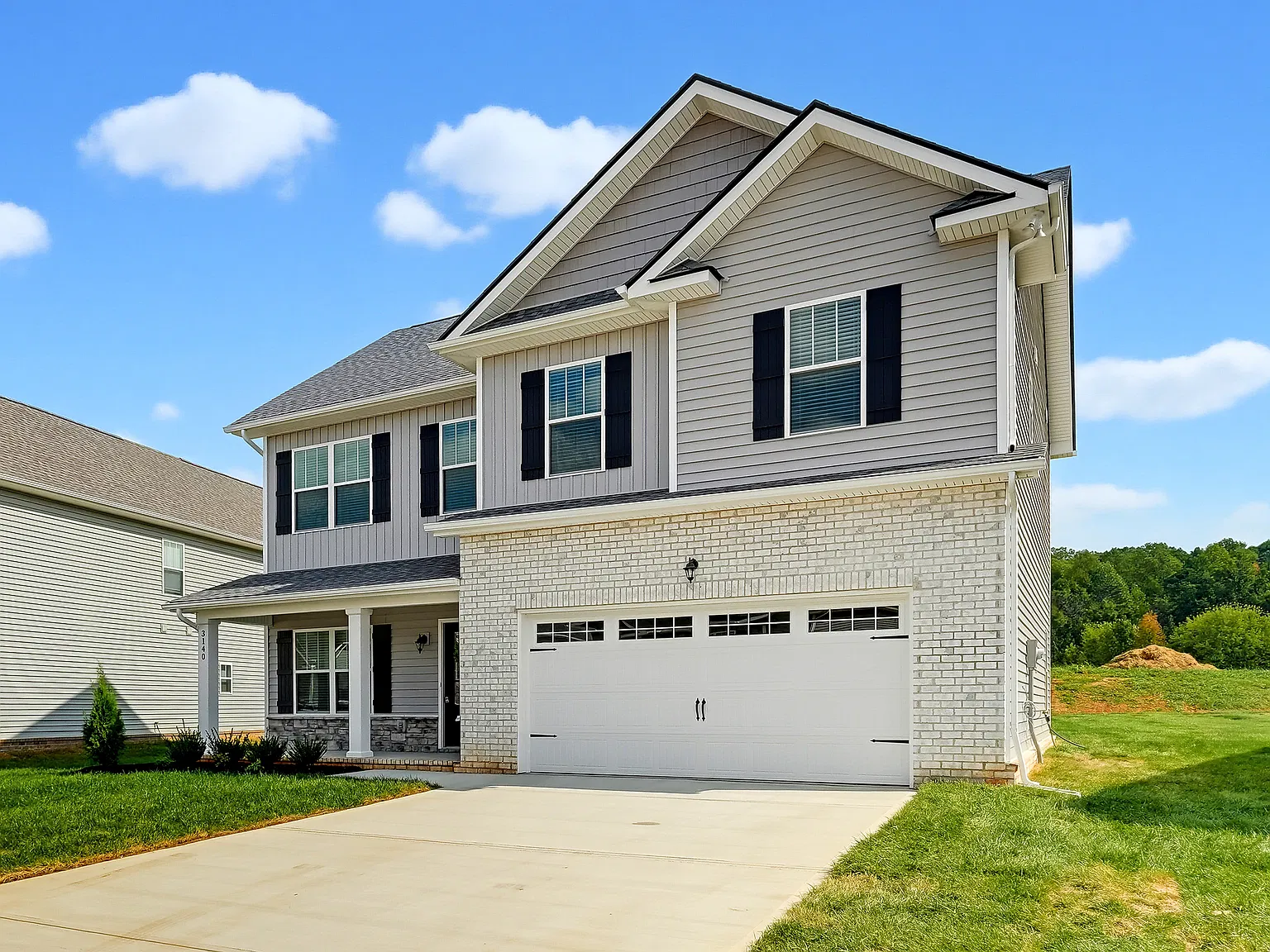 4 bed, 2.5 bath, 2083 sqft, $2,595 — Photo 2