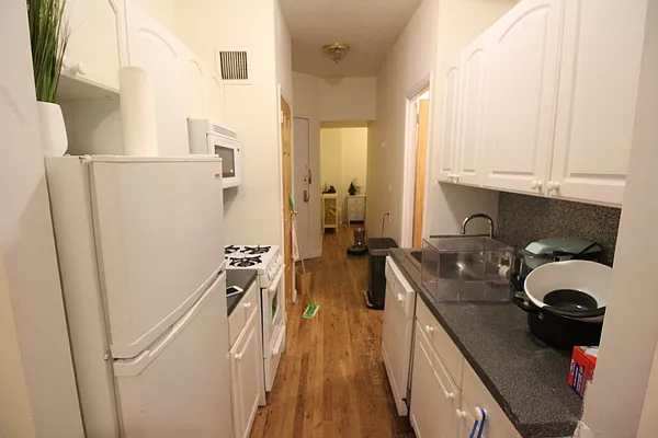 Rented by Luxor Homes & Investment Realty | media 11