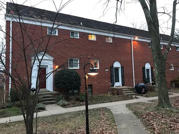 1907 N Quaker Ln, Alexandria, VA 22302