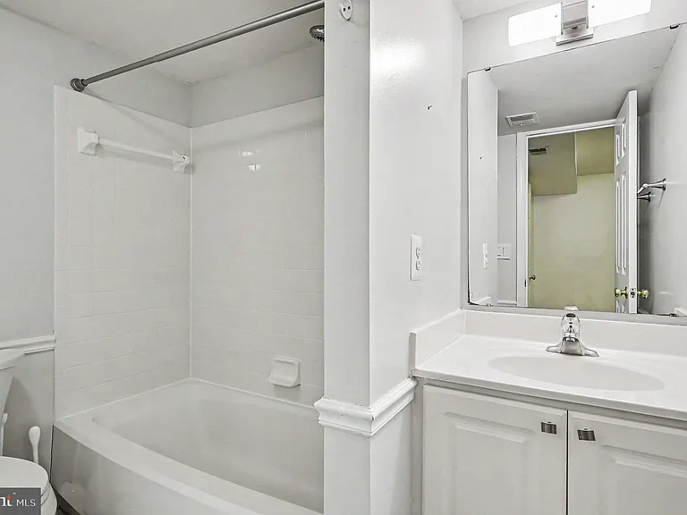 4872 Ebb Tide Ct — Photo 16