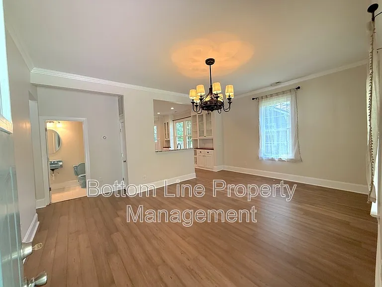706 S Chester St — Photo 4