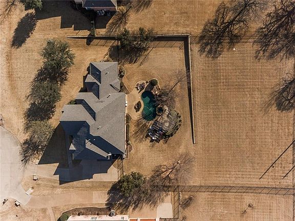 3rd image of 124 Vermilion Ct