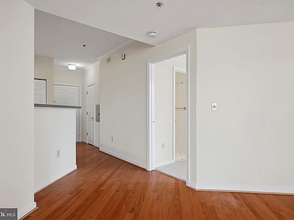 5th image of 1625 International Dr Unit 316