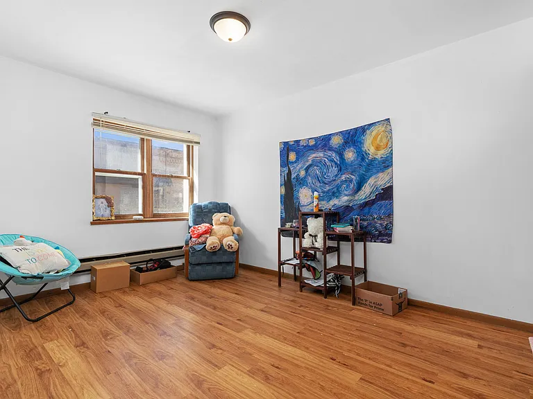 110 N Commercial Street — Photo 22