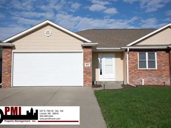 815 Larkspur Dr, Hickman, NE 68372