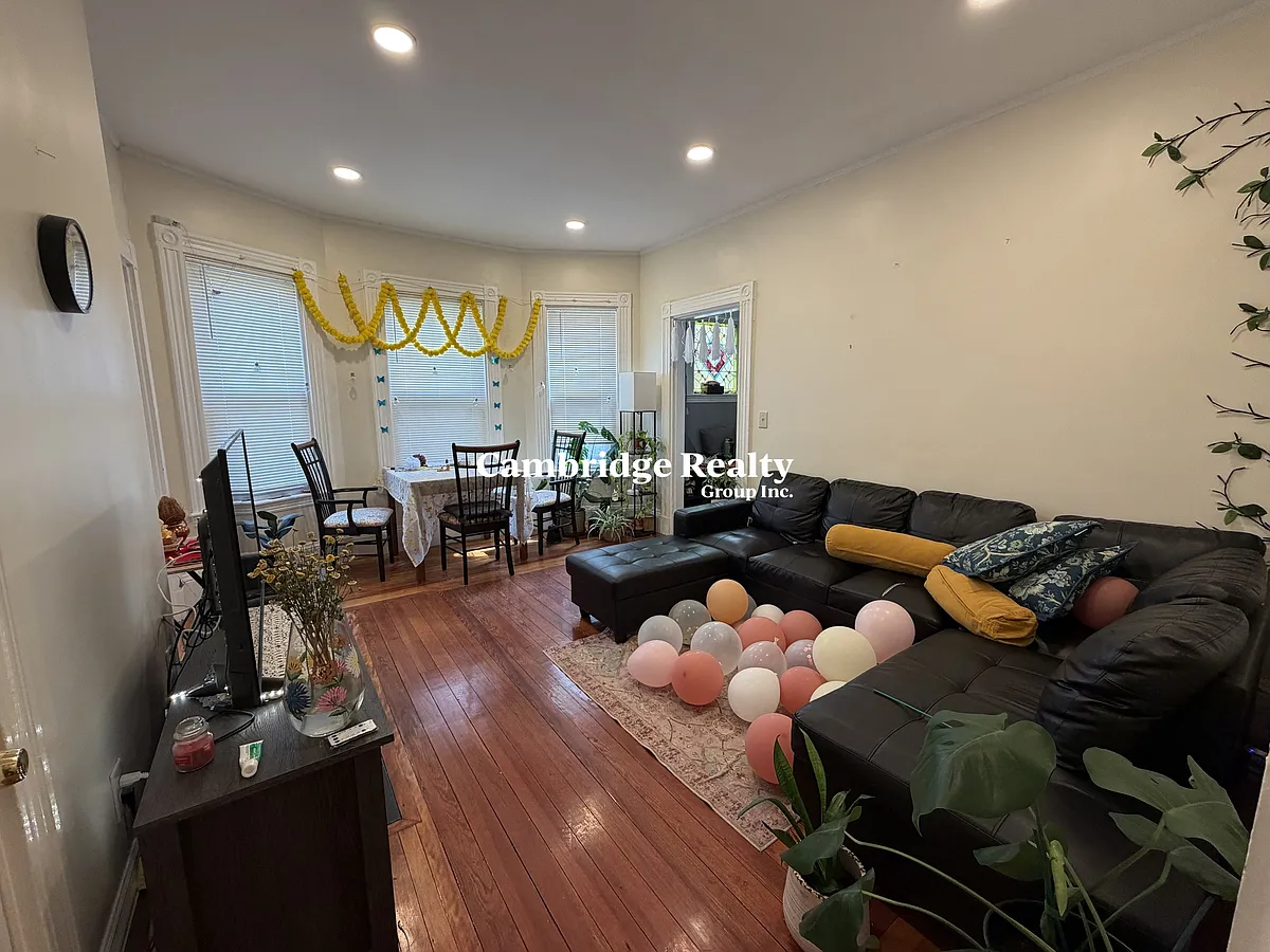 Building Photo - 31 Mansfield St #1