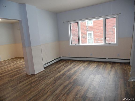 2nd image of 440 Kearsarge St
