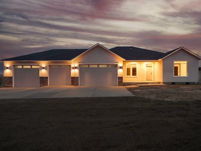 200 Spur Ct, Eltopia, WA, 99330
