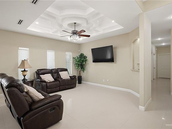 4th image of 1505 Yarely St