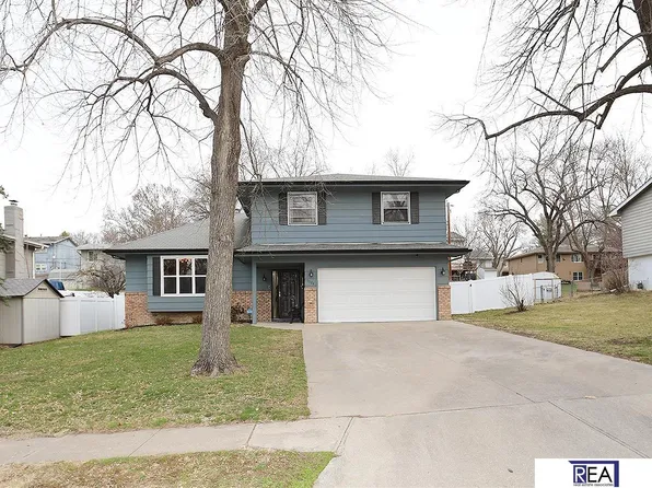 1504 Cascio Dr, Bellevue, NE 68005