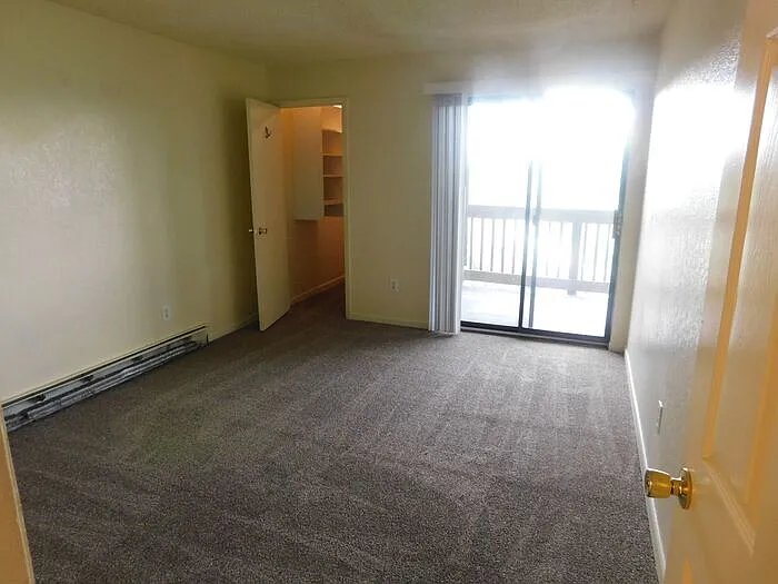 125 Franklin Ave #213 — Photo 9