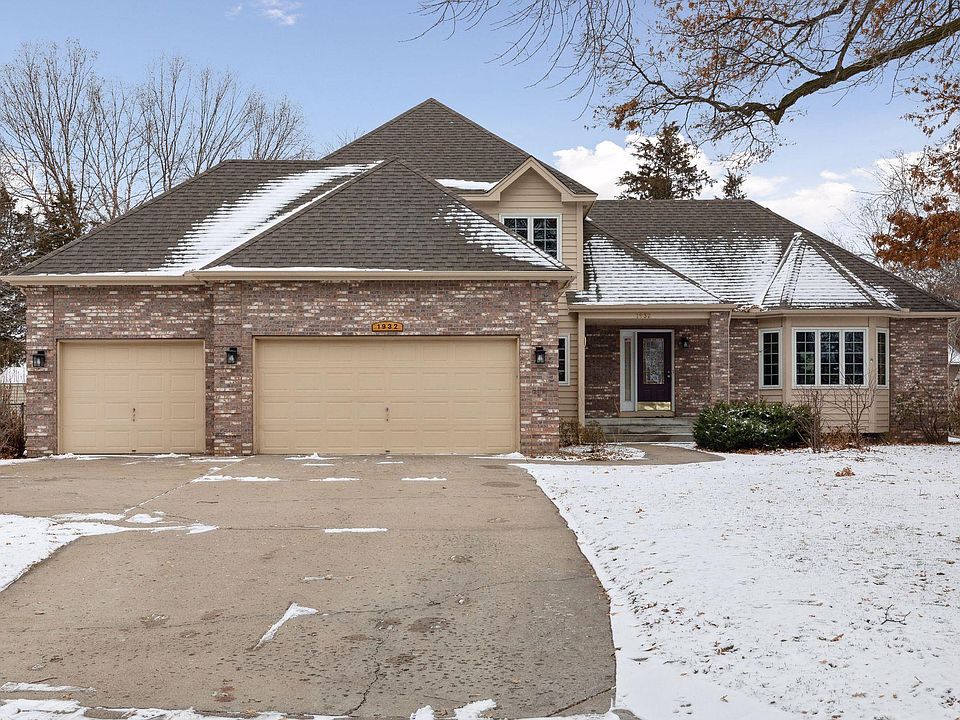 1st image of 1932 118th Ln NE