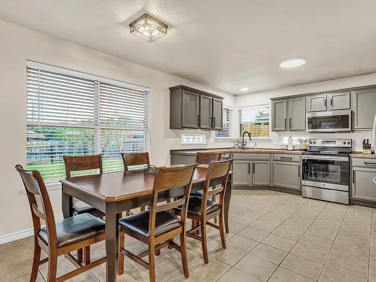 221 Cedar Ridge Dr — Photo 23