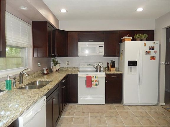 4th image of 1430 Hales Hollow Dr