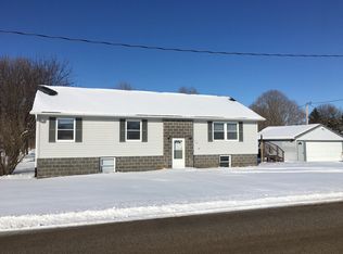 100 Center St NE, Blairstown, IA 52209