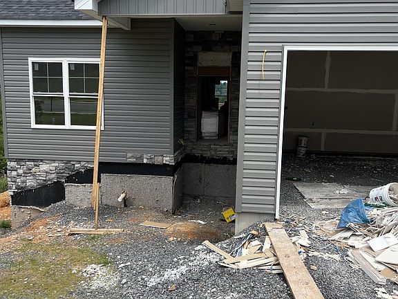 2nd image of 1137 Hearthstone Dr NE
