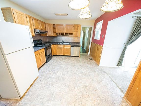 5th image of 256 Upper Hillside Dr