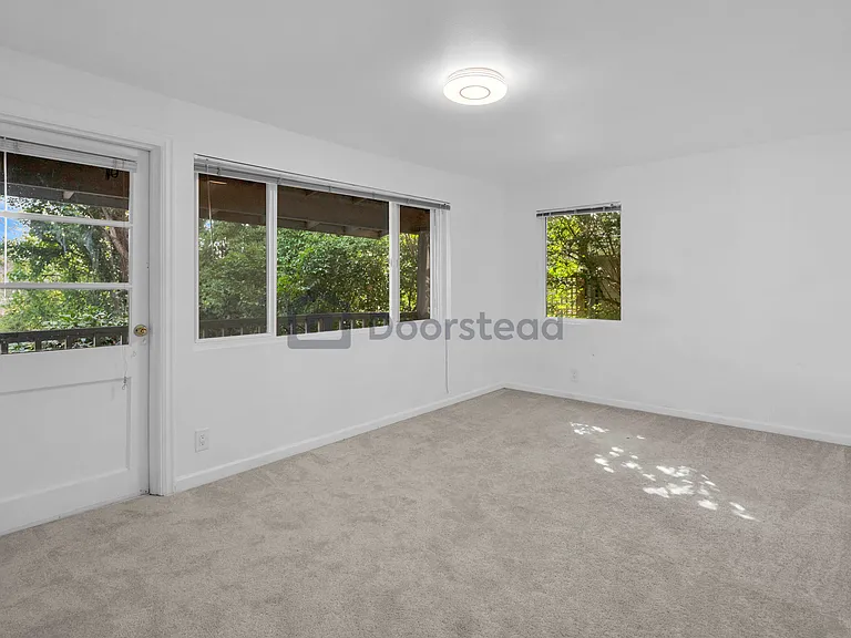 5536 38th Ave NE — Photo 23