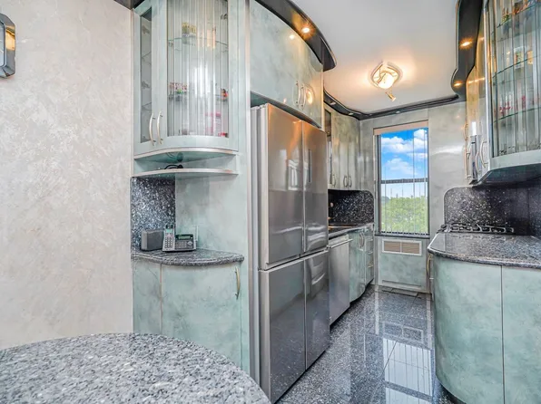 2685 East Seventh Street image 7 of 25