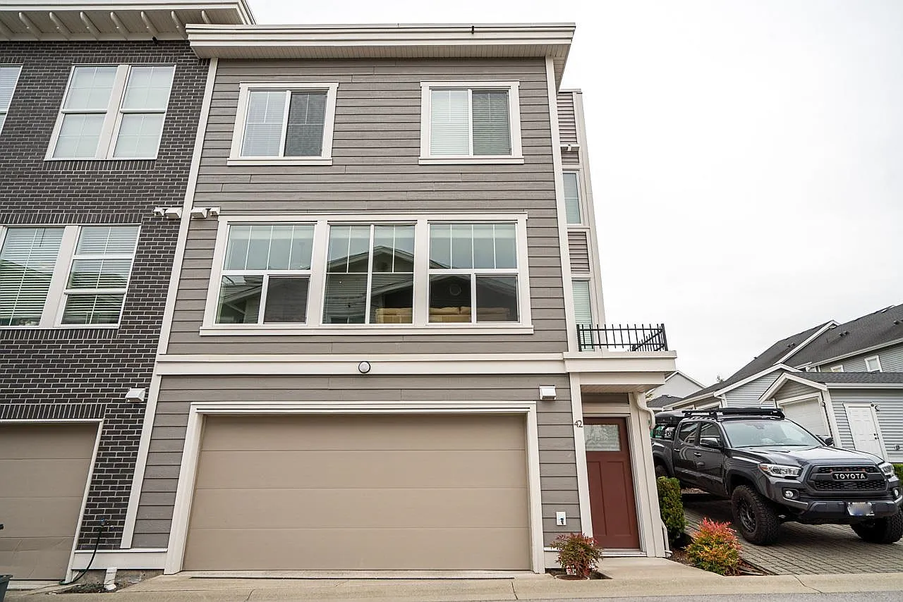3 bed, 1540 sqft, $3,200 — Photo 1