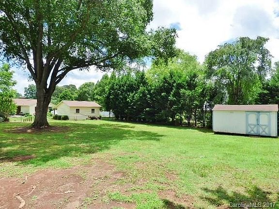 2nd image of 2449 Redbud Dr