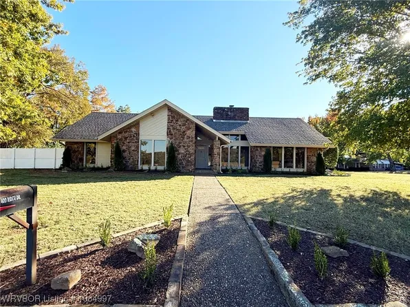 400 Ridge Dr, Sallisaw, OK 74955
