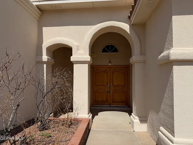 917 Tecate Pl — Photo 5