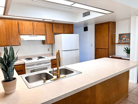 5th image of 202 W Maya Dr