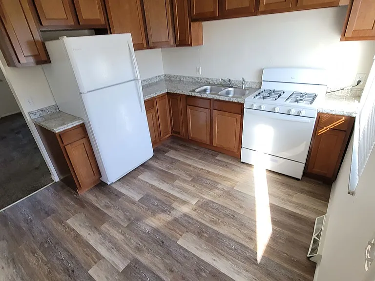 Creekwood — Photo 24