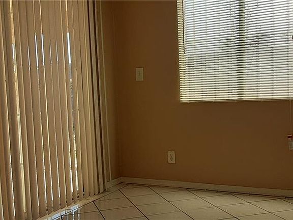 5th image of 112 Romero Dr