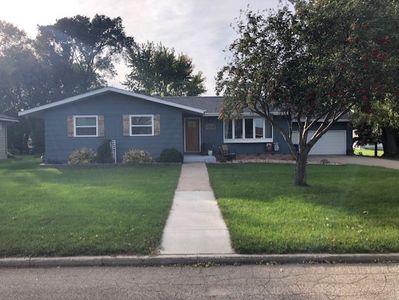301 Manor Ave S, Lake Preston, SD, 57249