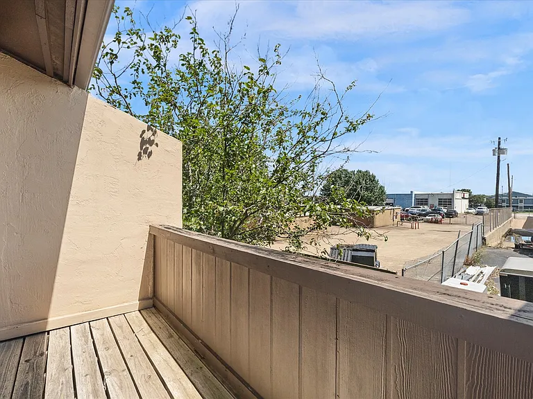 1818 Highbrook Ct — Photo 15