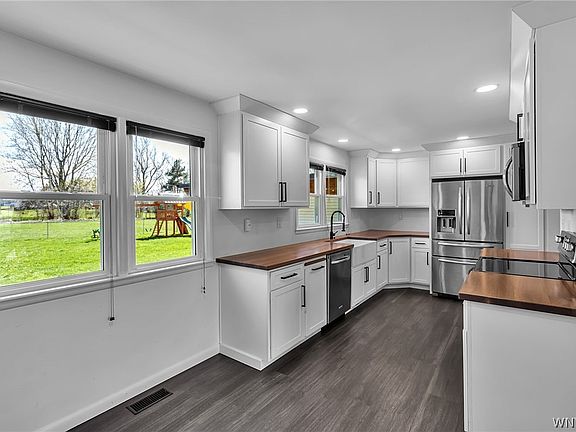 4th image of 11038 Maple Ridge Rd