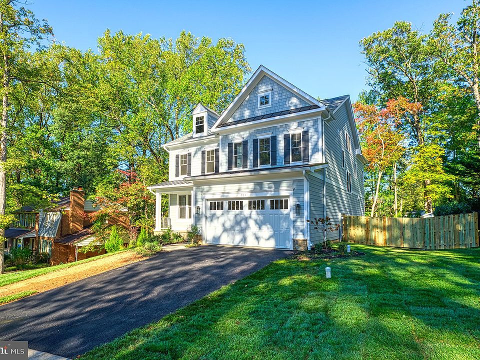 1st image of 521 Woodland Ct NW