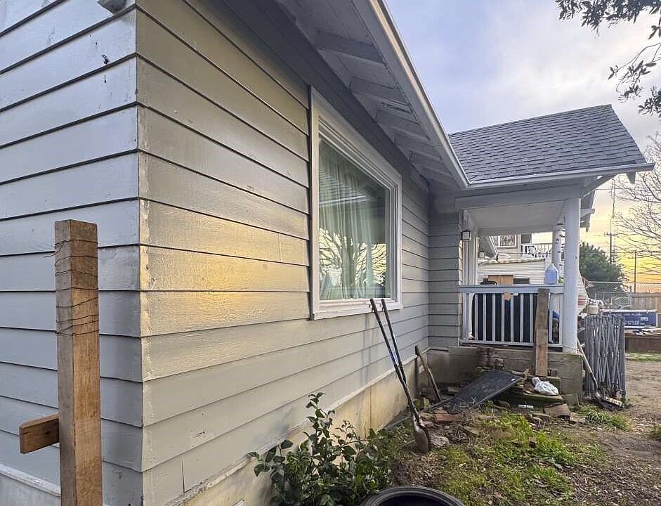 2nd image of 10808 Beacon Avenue S
