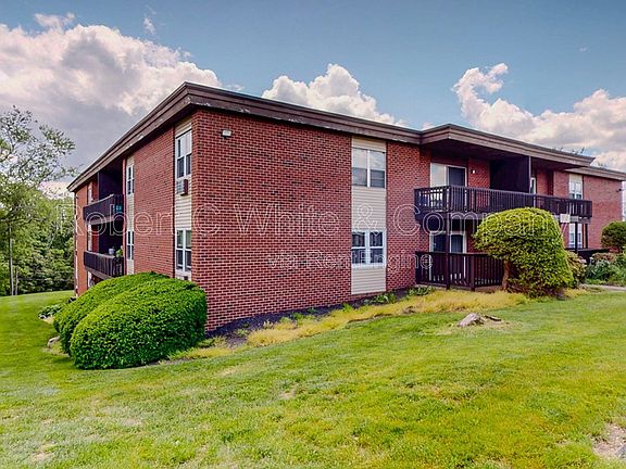 2nd image of 106 Balance Rock Rd APT 9
