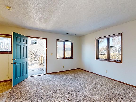 3rd image of 4006 Ontario St