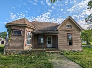 402 4th St, Effingham, KS 66023