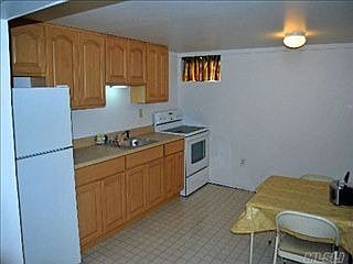 5th image of 32 Forest Ave