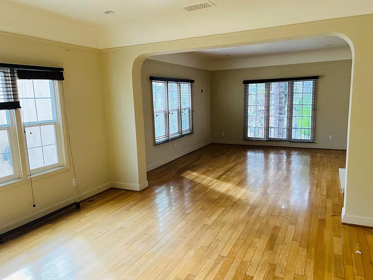 330 N Orange Grove Ave #1/2 — Photo 7