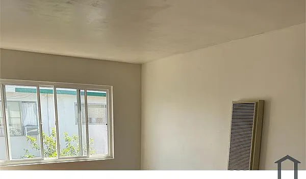 390 W 1st St #6 — Photo 9