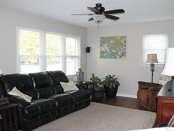 5th image of 1044 Dana Dr