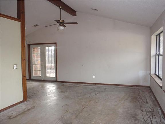 2nd image of 716 Tower Park Dr
