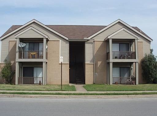 3rd image of 1114 Autumn Cir