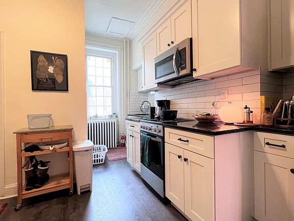 3rd image of 517 Fairmount Ave #2F