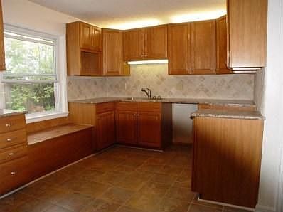 4th image of 1651 Brookcrest Dr