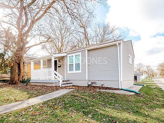 4th image of 3458 Caroline Ave