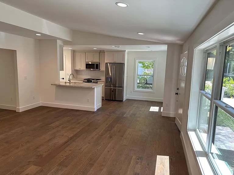 119 El Centro — Photo 3