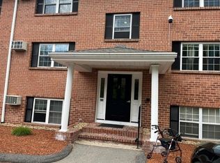 Meenmore Condominiums, Boxborough, MA 01719