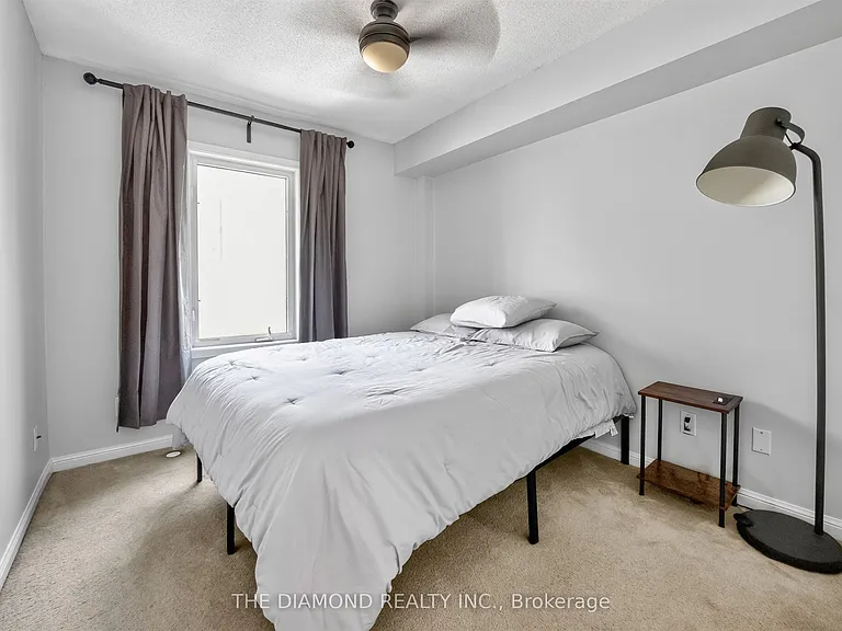 16 Laidlaw St #912 — Photo 17